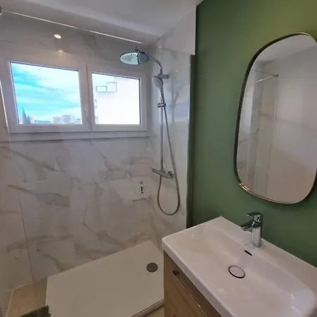 - Cozy 2 Pieces Proche Apartment
