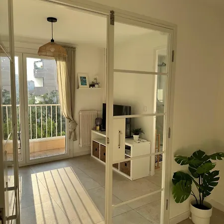 - Cozy 2 Pieces Proche