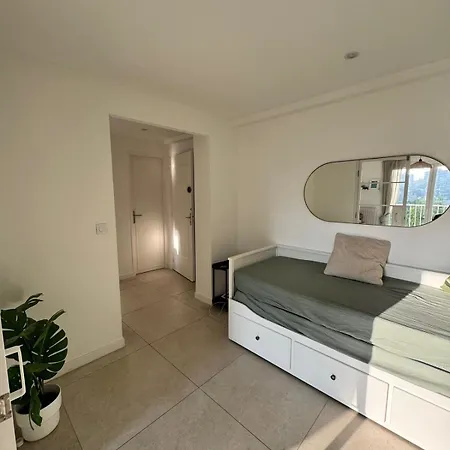 - Cozy 2 Pieces Proche Apartment