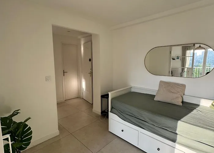 - Cozy 2 Pieces Proche Apartment